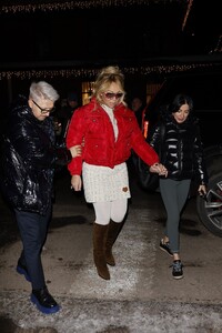 mariah-carey-enjoys-dinner-in-aspen-12.19.2024-4.jpg