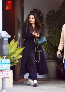 mila-kunis-leaves-a-restaurant-in-west-hollywood-12-12-2024-5.jpg