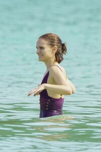 natalie-portman-in-a-swimsuit-at-a-beach-in-st.-barts-12-23-2024-2.jpg