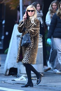 nicky-hilton-out-and-about-in-new-york-12-06-2024-5.jpg