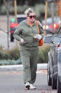 nicole-eggert-out-and-about-in-los-angeles-01-13-2022-0.jpg