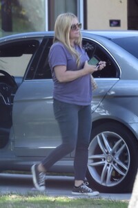 nicole-eggert-out-and-about-in-los-angeles-02-01-2018-3.jpg