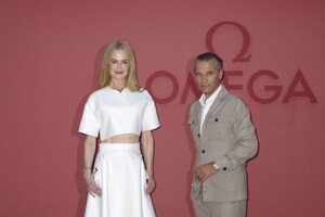 nicole-kidman-57-stuns-in-chic-white-co-ord-at-paris-event-5.jpg