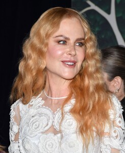 nicole-kidman-at-spellbound-premiere-in-nyc-11.jpg