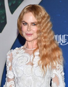 nicole-kidman-at-spellbound-premiere-in-nyc-12.jpg