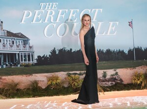 nicole-kidman-s-black-magic-stealing-hearts-at-the-perfect-couple-premiere-7.jpg