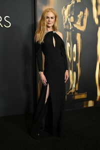 nicole-kidman-steals-the-show-despite-wardrobe-malfunction-at-2024-governors-ball-10.jpg