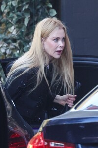 nicole-kidman-steps-out-at-london-hotel-in-london-10-23-2024-2.jpg