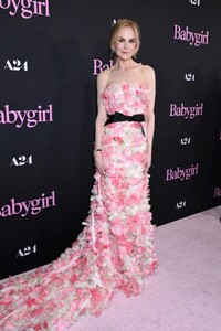 nicole-kidman-stuns-in-dreamy-pink-balenciaga-couture-at-babygirl-premiere-1.jpg