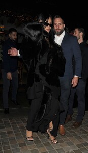 rihanna-and-asap-rocky-leaves-chiltern-firehouse-at-4am-in-london-12-03-2024-2.thumb.jpg.f24d64f34579d6e952a2a589f74fa037.jpg