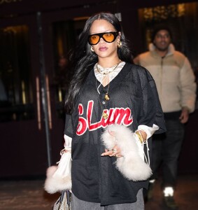 rihanna-night-out-in-new-york-city-12-06-2024-1.jpg