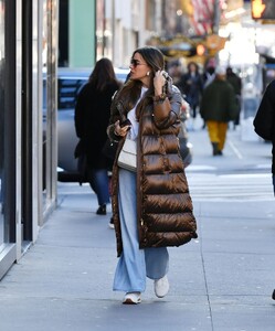 sofia-vergara-spotted-shopping-on-the-upper-east-side-12.14-2024-0.jpg