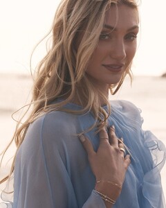 [2024.11.05] gorjana_465819720_528039723366634_7108017636511161635_n.jpg