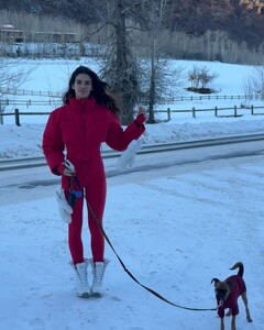 [2024.12.16] sarasampaio_470671629_18481563127058288_1216052380417071384_n.jpg