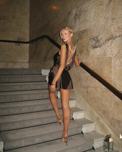 [2024.12.16] victoriaturnerr_469961681_590896216862390_1227475027013562079_n.jpg