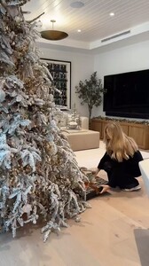 [2024.12.17] katelove_AQPhc.jpg