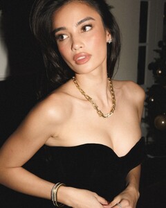 [2024.12.17] kelseymerritt_470661793_613985491081281_5943111721137937989_n.jpg