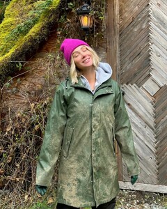 [2024.12.17] saraunderwood_470668242_1639536613620850_159815706736200287_n.jpg