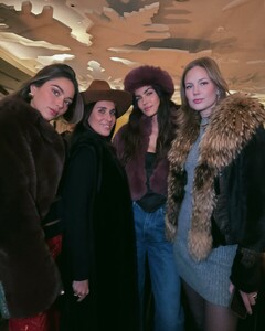 [2024.12.17] sofiaresing_470312173_926511896110125_1229236122423902504_n.jpg