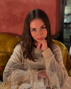 [2024.12.19] ana_d_armas_470908522_1307969990357319_5235130257570304580_n.jpg