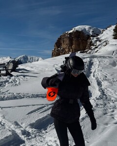 [2024.12.19] kelseymerritt_470912721_1301385757980912_5549953363056938052_n.jpg