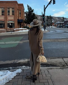 [2024.12.27] kelseymerritt_471632980_1126357541813622_592173971360541991_n.jpg