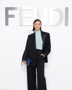 [2024.12.31] carmellarose_472002194_3882780345274489_4252619226407104681_n.jpg