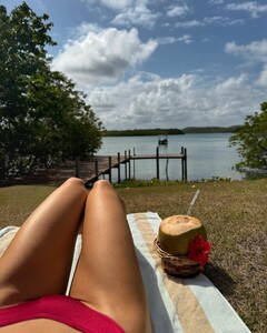 [2024.12.31] haileygrice_472232539_490225720310585_850382462795217273_n.jpg