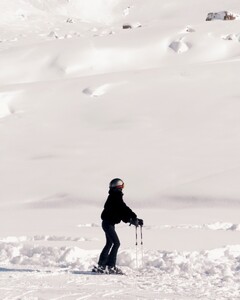 [2025.01.03] helenowen_472506816_1174493717724647_9024769095910283054_n.jpg