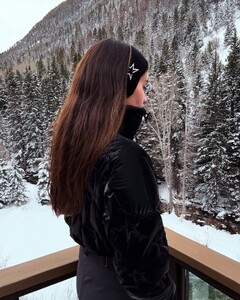 [2025.01.04] sarasampaio_472592772_18485471983058288_606422568252178438_n.jpg