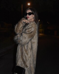 [2025.01.04] victoriajustice_472546109_18569690728006824_8201944701310315907_n.jpg