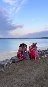 [2025.01.12] msgigiparis-alexandrabaron_473133918_1322150945494063_2560360334633729370_n.jpg