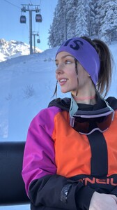 [2025.01.13] rachelc00k_473607311_963112875732445_5347125107653937822_n.jpg