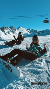 [2025.01.14] rachelc00k_473823056_1137446657820334_3149264159468260414_n.jpg