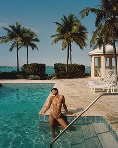 [2025.01.15] lavarice.swim_474012286_18035699906578411_1738611943030847021_n.jpg