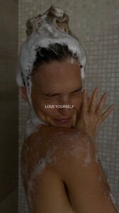 [2025.01.15] livelle_473662631_957722179106399_4505824671294081548_n.jpg