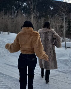 [2025.01.21] kendalljenner_474646003_582718561347339_8975508164021597474_n.jpg