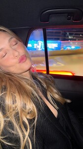 [2025.01.01] barrefaeli_472148675_18482318491041153_162941486782886546_n.jpg