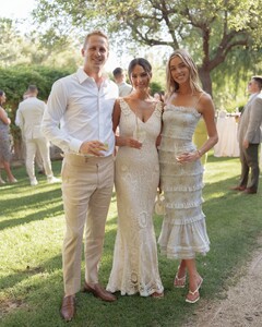 [2025.01.01] elizabethcturner_472000133_18477689731052750_200476364809368641_n.jpg