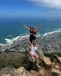 [2025.01.01] taylor_hill_472004922_18483641077024492_4727022129276220410_n.jpg