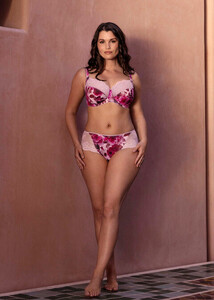 480x672-pdp-mobile-FL100701-RAE-cons-Fantasie-Lingerie-Pippa-Raspberry-Ripple-Underwired-Side-Support-Bra.jpeg