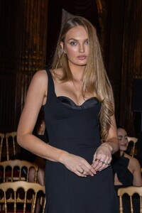 560760743_romee-1.jpg