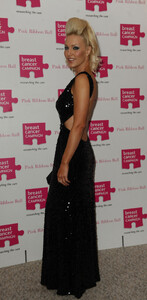 92303_EmmaNoble_The_Pink_Ribbon_Ball_04_123_480lo.jpg