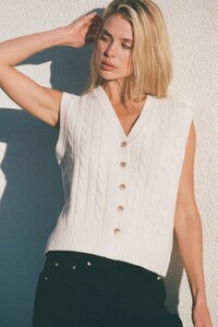 CD25W-KN02-NAT-DESI-CABLE-KNIT-VEST-NATURAL_6_1200x1800.jpg