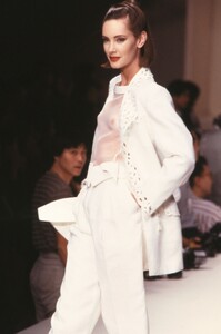 Cerruti_SS1989_CathyGallagher_02.thumb.jpg.ff4687fb91dc807b39a654a6649eaec3.jpg