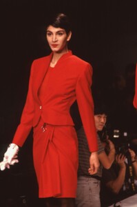 Cerruti_SS1989_SusannaLinsmayer_01.thumb.jpg.8e44fd1669f17fac586c18f0a75cec75.jpg