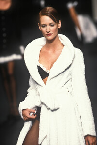 ChantalThomass1995SS7.thumb.jpg.2f20f5ebaf76c1672632a5a0dabbc52b.jpg