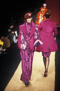 ChristianLacroix1995FW1.thumb.jpg.1650140774ab0584db61ee46d0a929b7.jpg