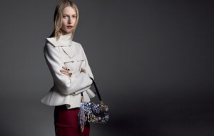 Dior-Fall_Winter_2016_17-Julia_Nobis_by_Steven_Meisel-06.thumb.jpg.01743b2bbe00d757e561a4049f491cc3.jpg
