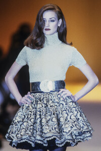 Genny1992FW12.thumb.jpg.75474e4a63275f6faee07f04d51e685a.jpg
